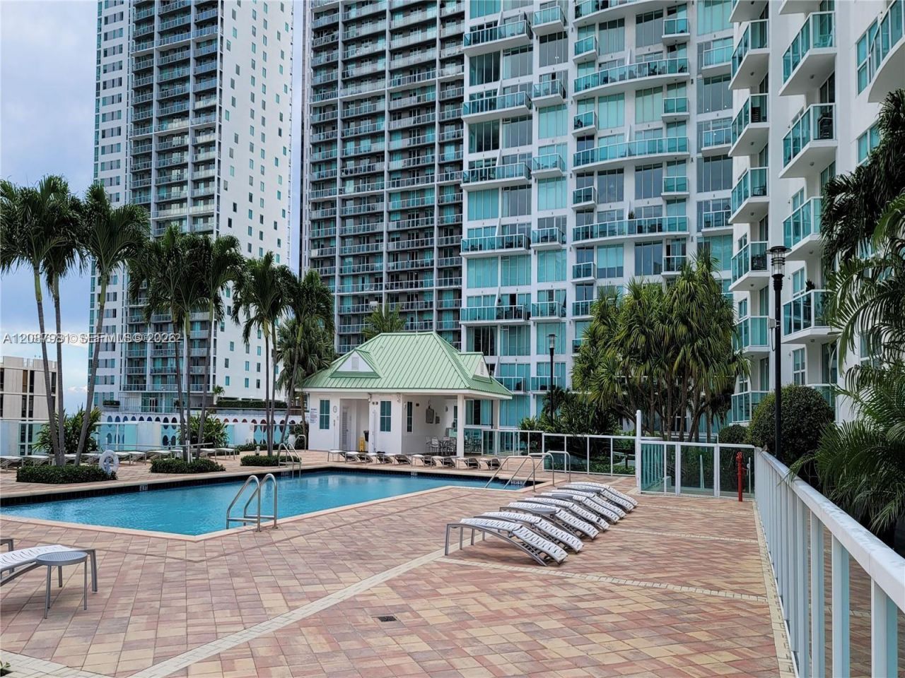 31 SE 5th St , Unit 2009, Miami, FL 33131 Photo