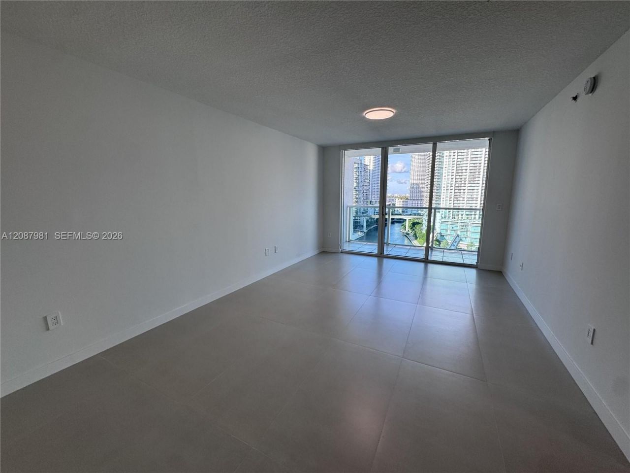 31 SE 5th St , Unit 2009, Miami, FL 33131 Photo