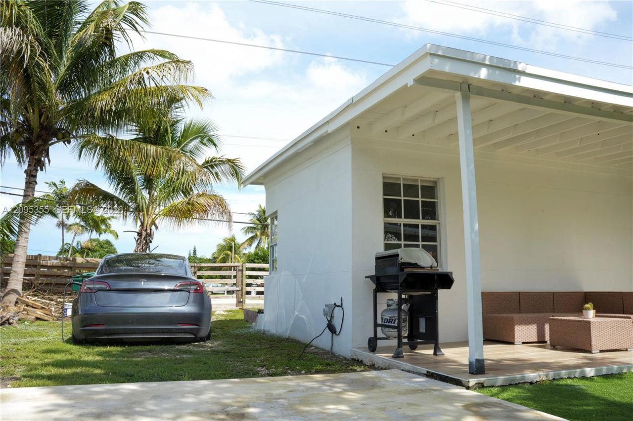 11720 NW 5th Ave, Miami, FL 33168 Photo
