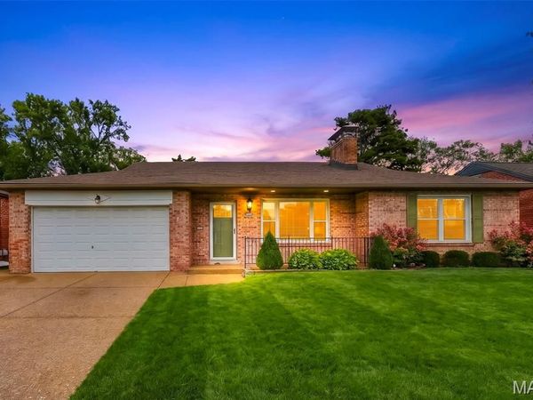 5926 Crane Circle, St Louis, MO 63109