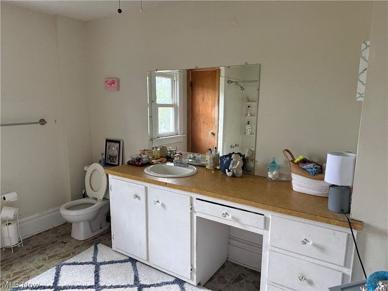 639 Grant Street, Akron, OH 44311 Photo 10
