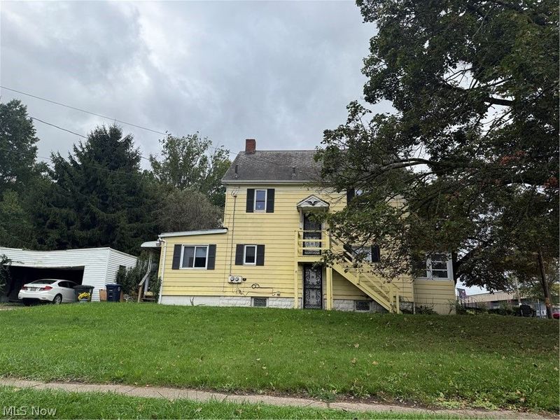 639 Grant Street, Akron, OH 44311 Photo 2