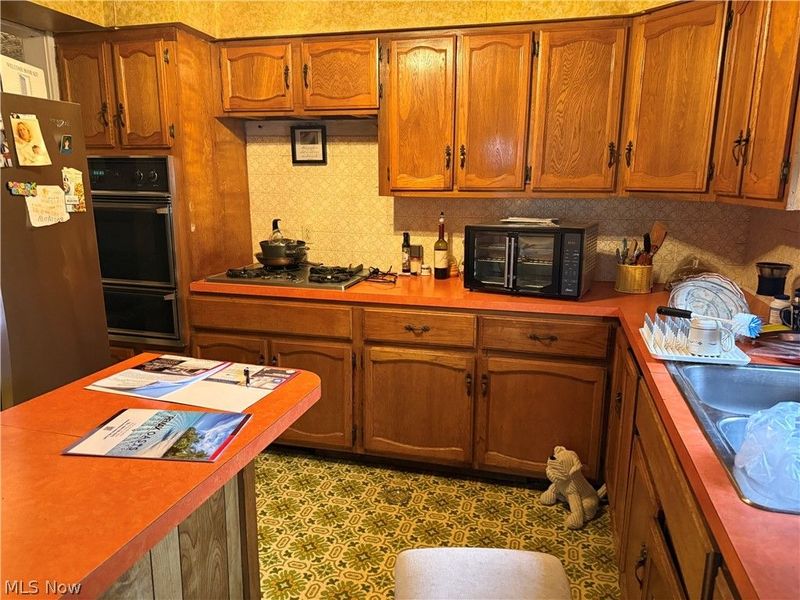 639 Grant Street, Akron, OH 44311 Photo 4