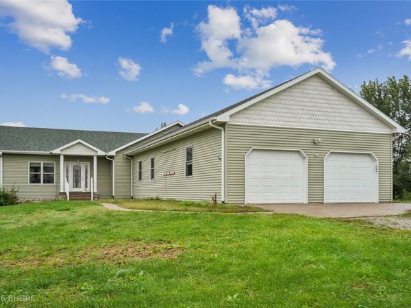 6430 S 20th Avenue W, Newton, IA 50208