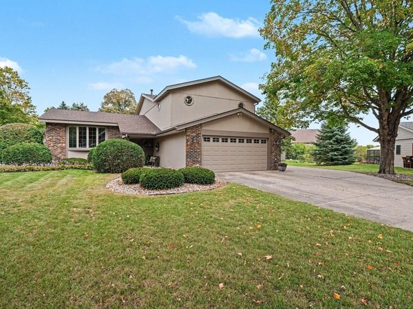 712 Highland Drive, New Prague, MN 56071