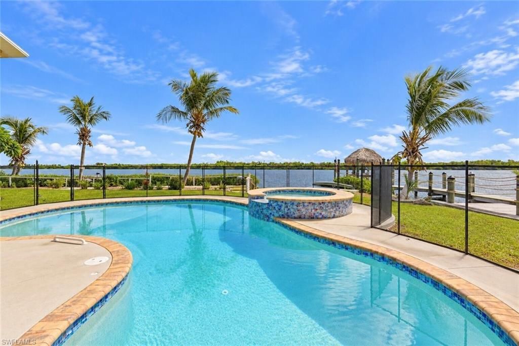 5191 Marina Dr, Bokeelia, FL 33922 Photo