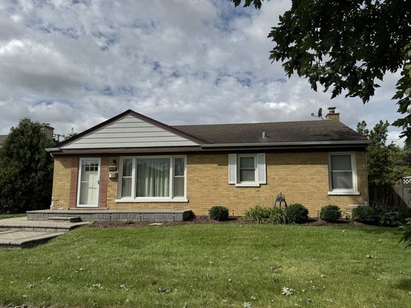 8048 N Ozanam Avenue , Niles, IL 60714