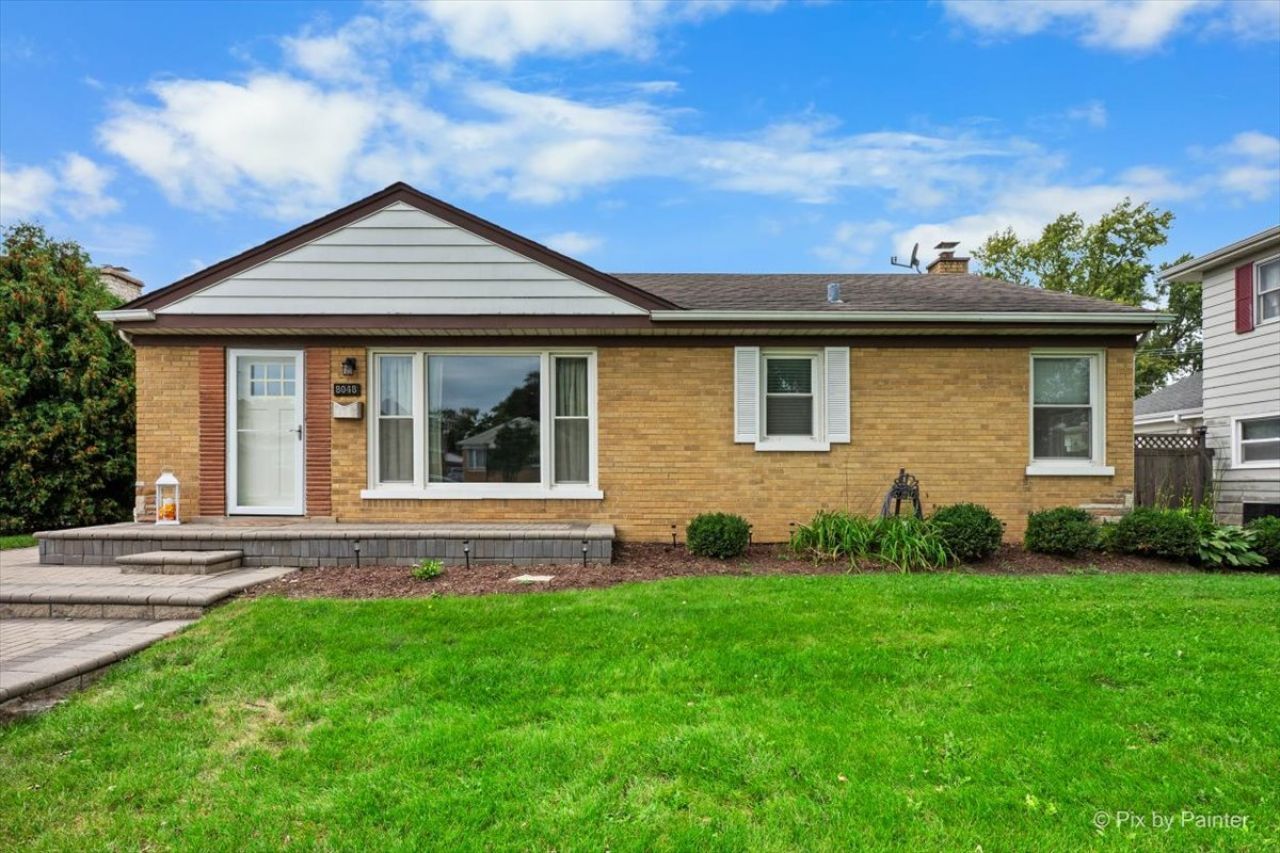 8048 N Ozanam Avenue, Niles, IL 60714 Main Photo
