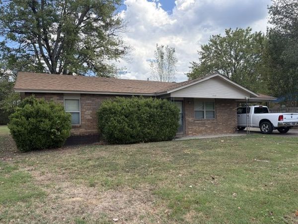 1507 S Elm, Paris, AR 72855