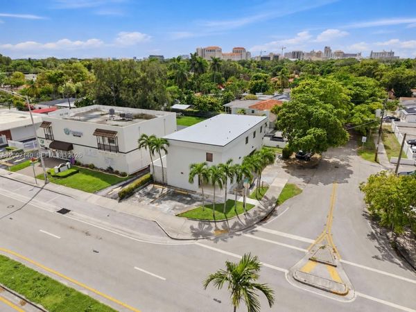 3944 W Flagler St , Miami, FL 33134