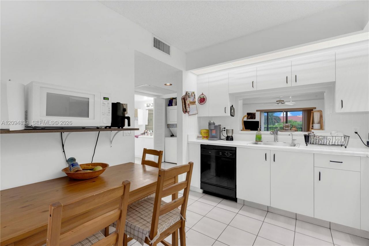 13105 SW 16th Ct, Unit 412L, Pembroke Pines, FL 33027 Photo