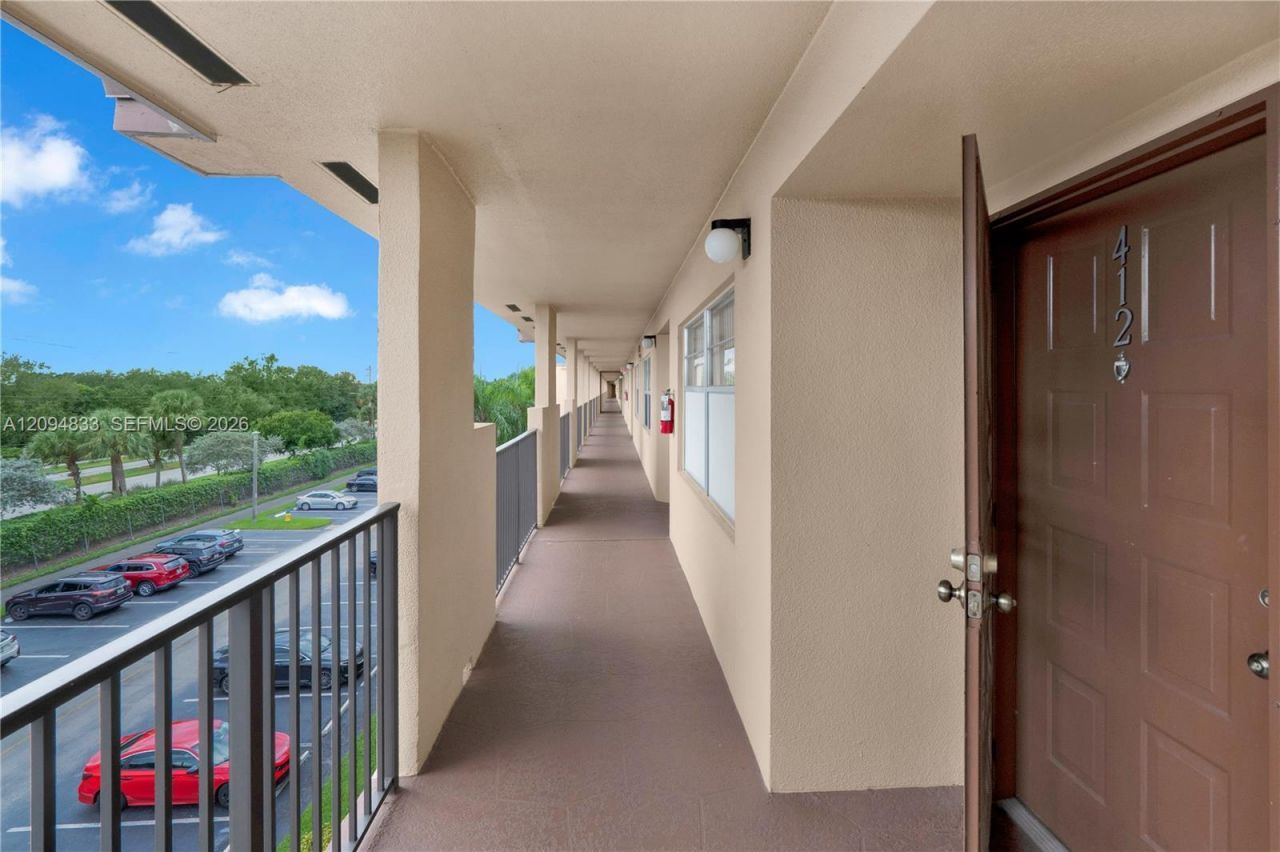 13105 SW 16th Ct, Unit 412L, Pembroke Pines, FL 33027 Photo