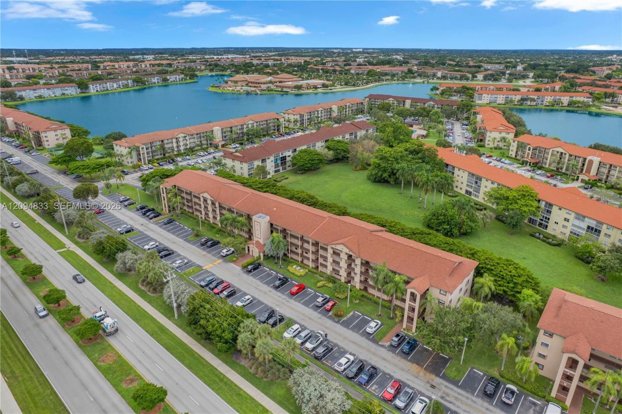 13105 SW 16th Ct, Unit 412L, Pembroke Pines, FL 33027 Photo