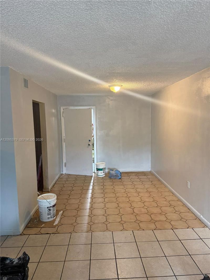 3710 NW 21st St, Unit 109, Lauderdale Lakes, FL 33311 Photo