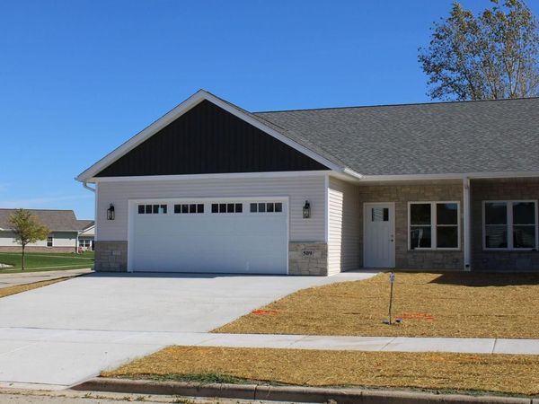 509 Emerald POINT, Unit 16, Kewaskum, WI 53040