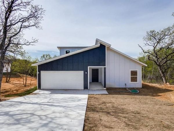 267 Jim Walter Drive, Runaway Bay, TX 76426