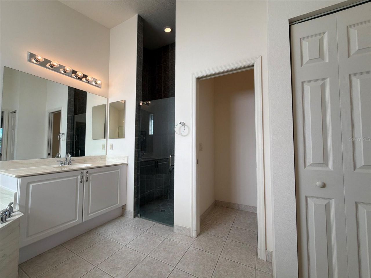 4223 63rd Terrace E, Sarasota, FL 34243 Photo