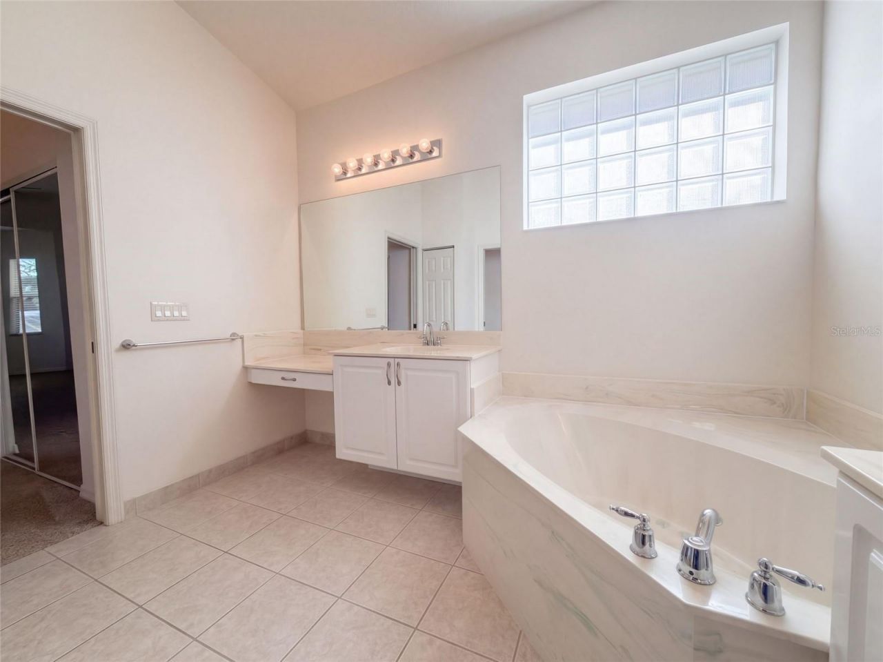 4223 63rd Terrace E, Sarasota, FL 34243 Photo