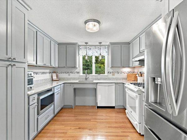 402 Prince Hinckley Road , Centerville, MA 02632
