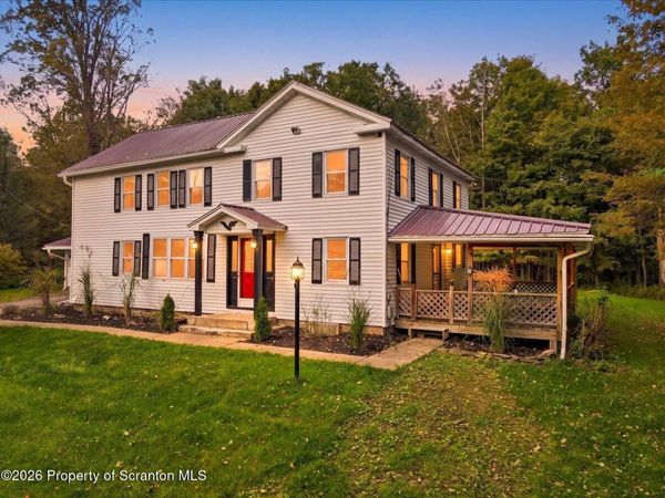 150 Wells Road, Greenfield Twp, PA 18407