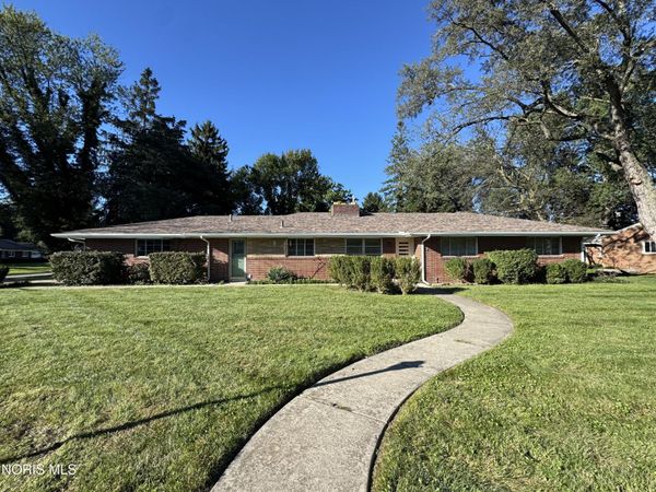 2208 Valley Brook Drive , Toledo, OH 43615
