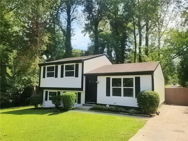 726 Lawndale Court , Norcross, GA 30093