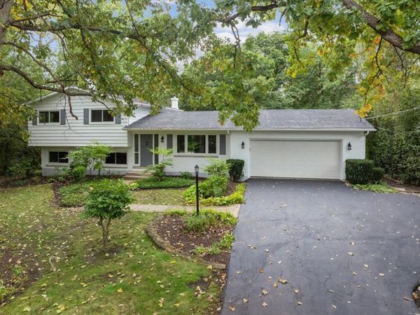 26890 N Longwood Road, Lake Forest, IL 60045