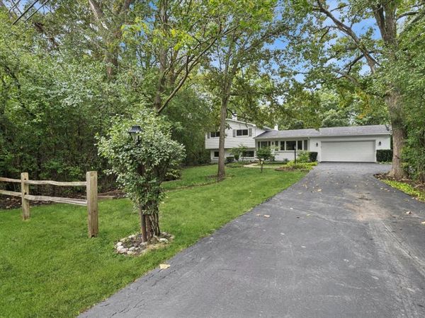 26890 N Longwood Road, Lake Forest, IL 60045