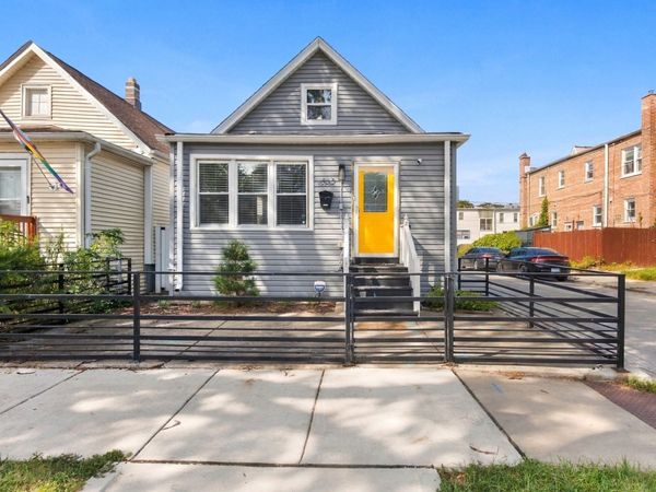6562 N Damen Avenue , Chicago, IL 60645