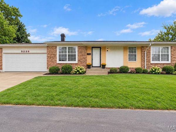 5229 Lakewood Avenue, St Louis, MO 63123