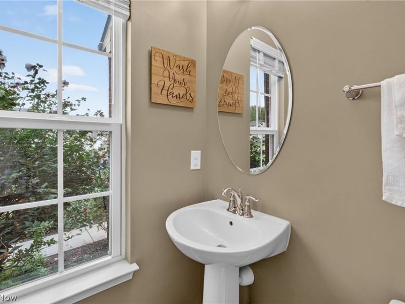 31832 Suncrest Circle, North Ridgeville, OH 44039 Photo 11