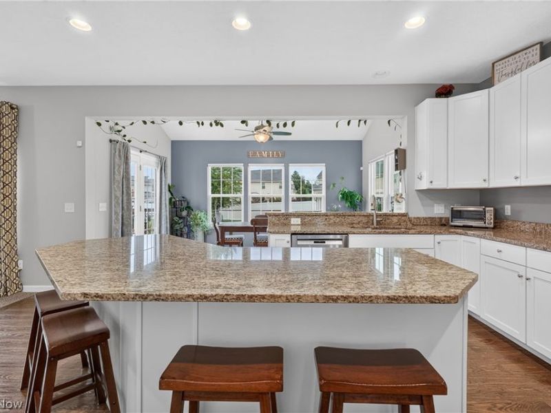 31832 Suncrest Circle, North Ridgeville, OH 44039 Photo 6