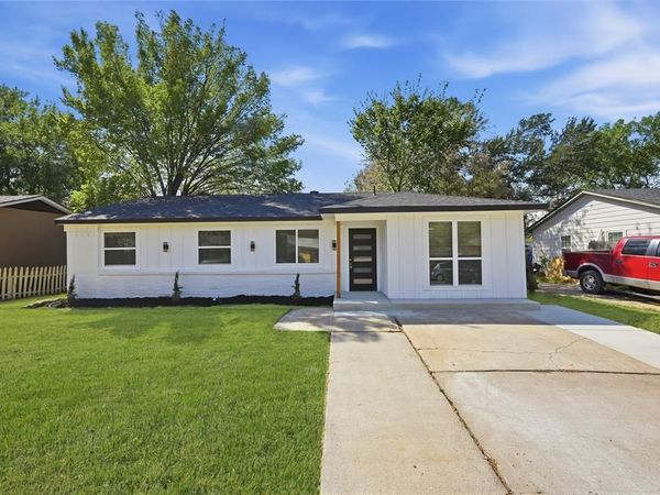 1504 Daniel Drive , Arlington, TX 76010