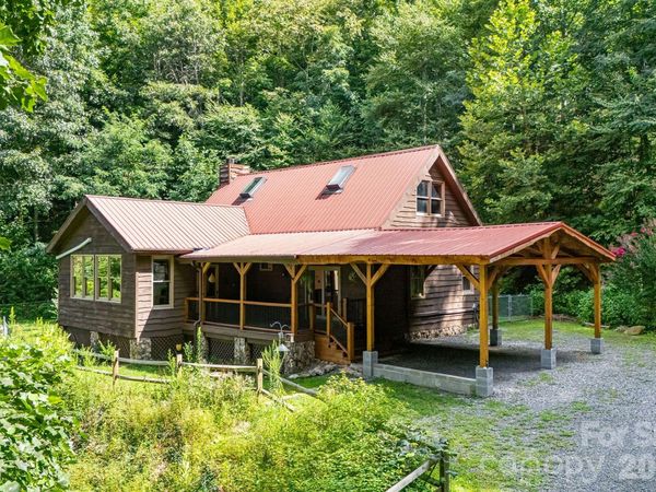 125 Hyacinth Drive, Clyde, NC 28721