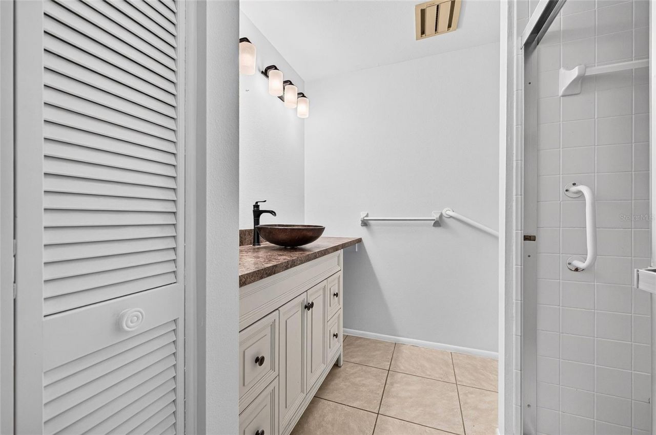 4206 Oakhurst Circle E, Unit 3075, Sarasota, FL 34233 Photo