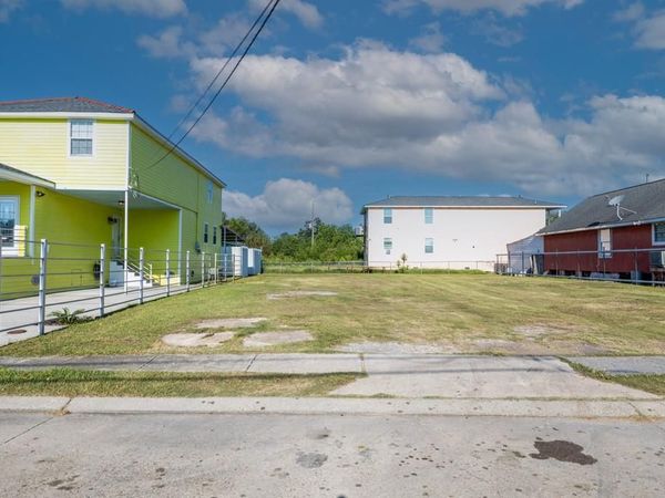 2342 FORSTALL Street , New Orleans, LA 70117