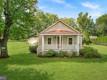 35121 BLOOMFIELD ROAD, ROUND HILL, VA 20141