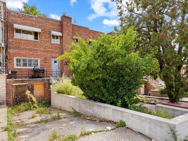 3768 Laconia Avenue , Bronx, NY 10469