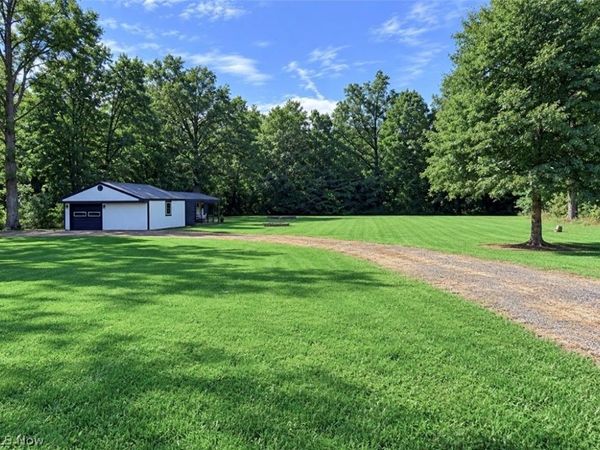 3081 Phalanx Mills Herner Road , Southington, OH 44470