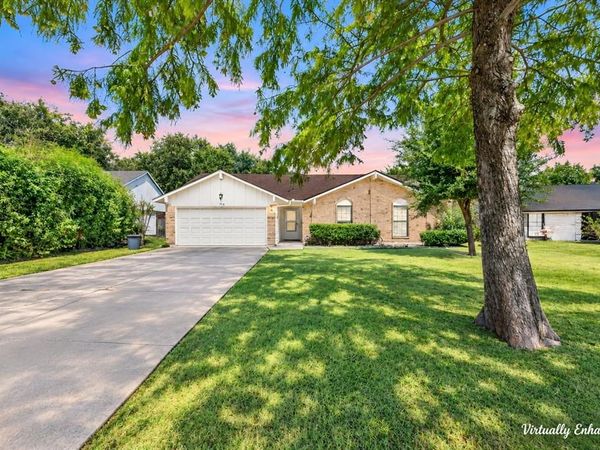 718 Southridge Court, Grand Prairie, TX 75052