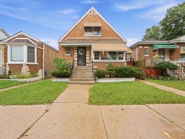 2705 N Menard Avenue , Chicago, IL 60639