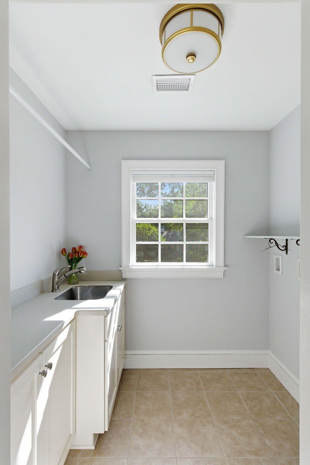 32 Jamestown Road Photo 35