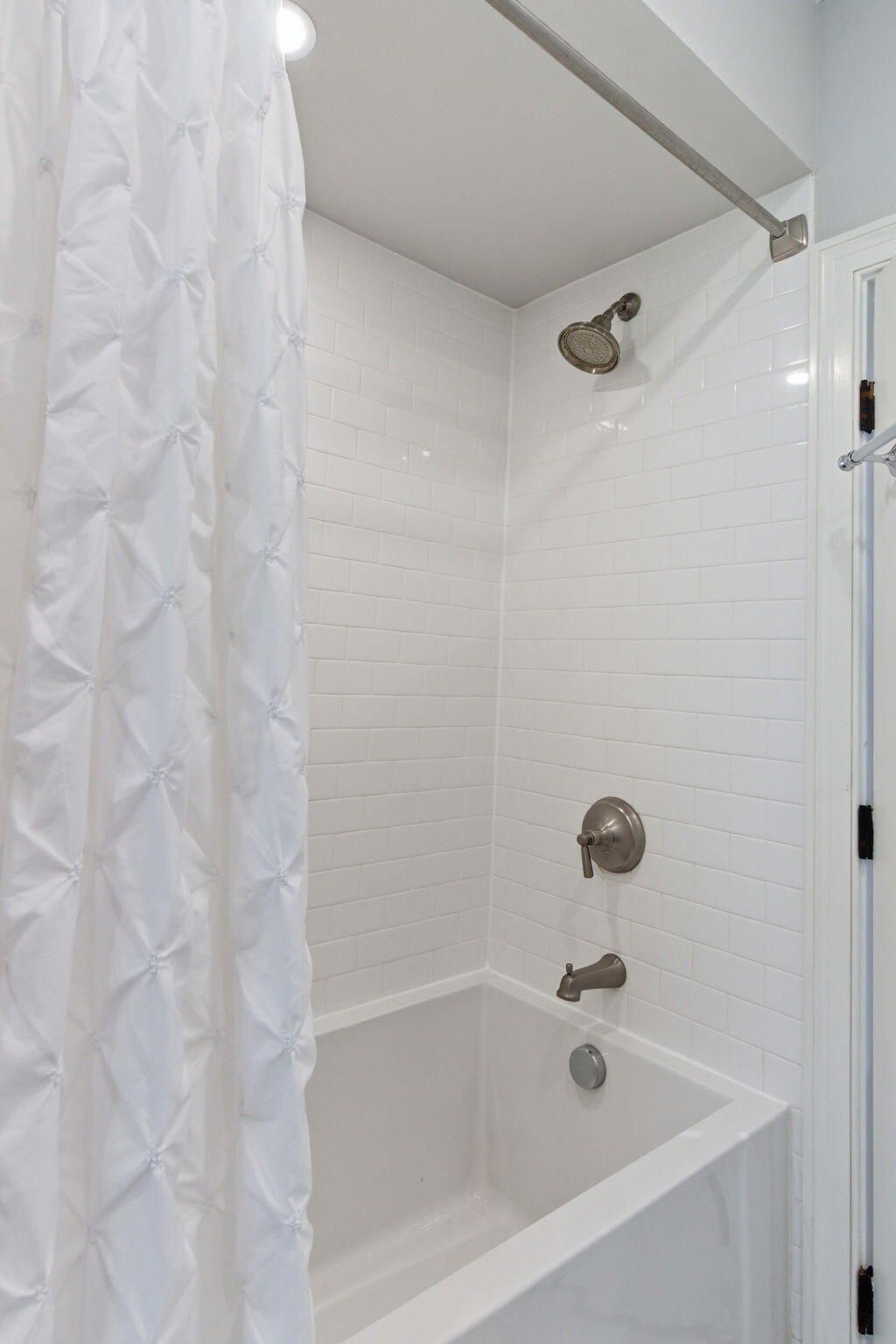 32 Jamestown Road Photo 39