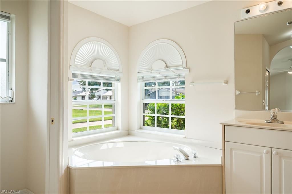 2213 SE 16th St, Cape Coral, FL 33990 Photo