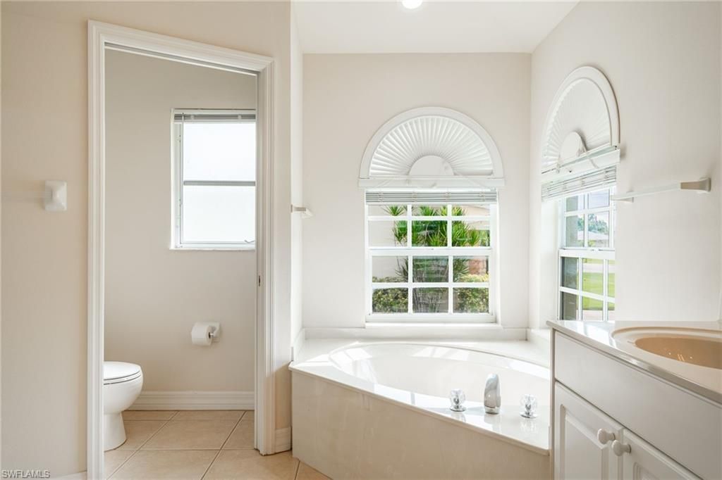 2213 SE 16th St, Cape Coral, FL 33990 Photo