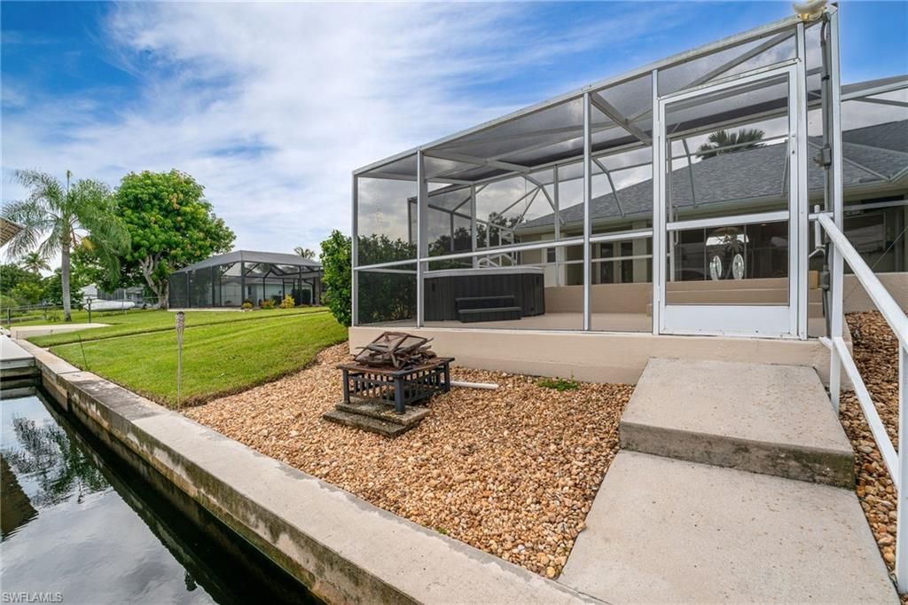 2213 SE 16th St, Cape Coral, FL 33990 Photo