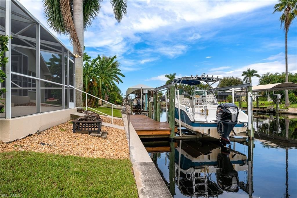 2213 SE 16th St, Cape Coral, FL 33990 Photo