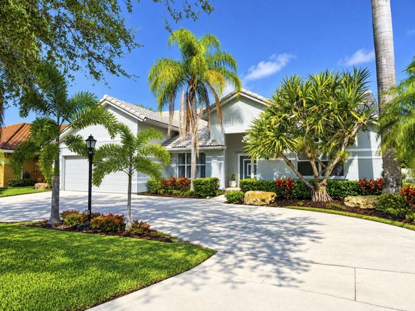 492 NW 162nd Avenue NW, Pembroke Pines, FL 33028
