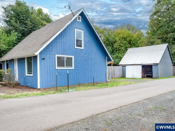 4250 NE Highway 20 St, Corvallis, OR 97330