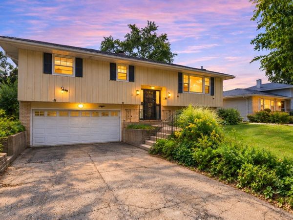217 E Central Avenue, Lombard, IL 60148